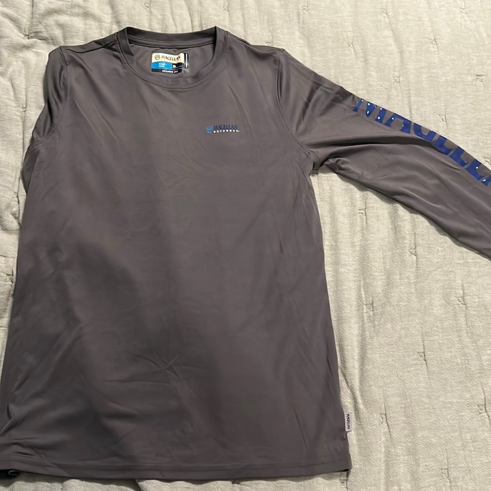 Grey dry fit Magellan long sleeves shirt